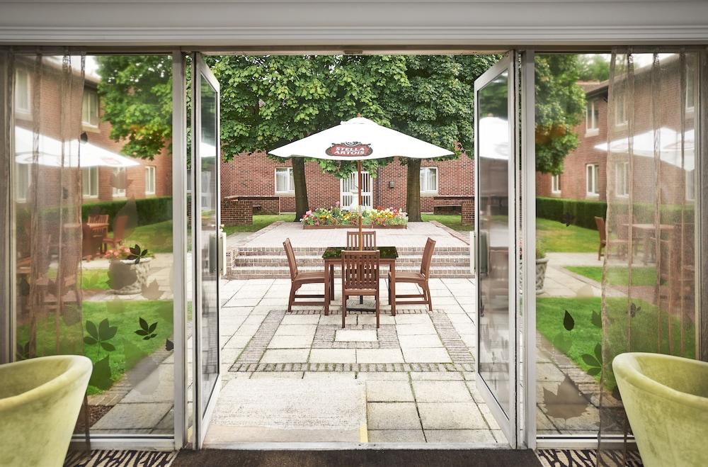 Orida Hotels Newbury Newbury  Exterior photo